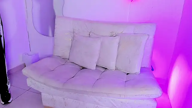 ArohomLester_ webcam