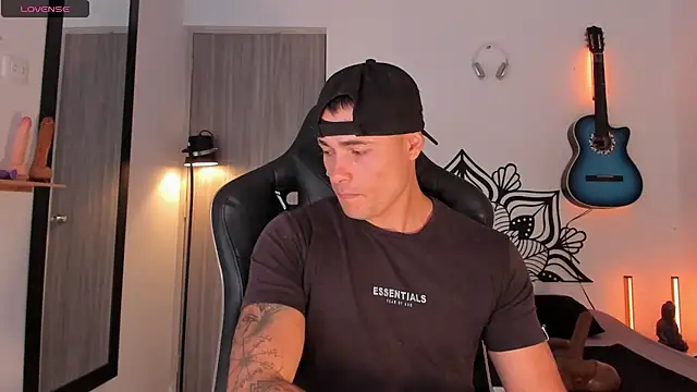 connorsmiith live cam on StripChat