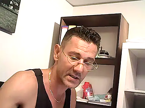 mastercharisma35 (Ask my age) - like tips pls. ı stand up for you.. okey