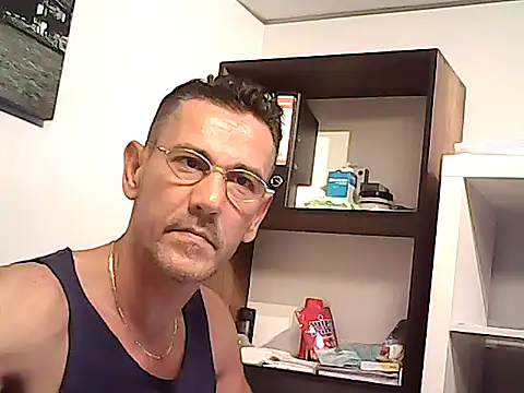 mastercharisma35 (Ask my age) - like tips pls. ı stand up for you.. okey