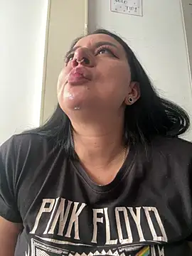 Abril_Luv webcam