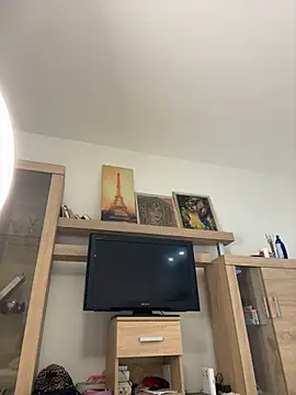 IrisBlues live cam on StripChat