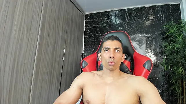 Erik_castle