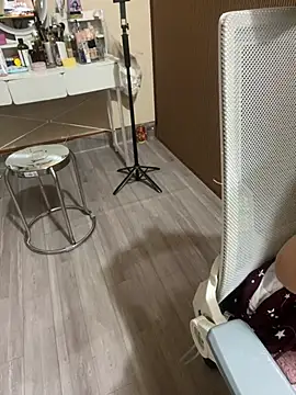 Mina048 webcam