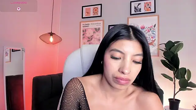 Tiffany_Low