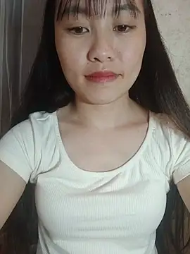 Cherry-squirtt live cam on StripChat