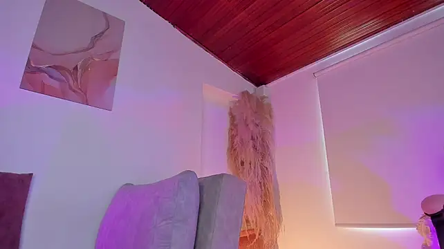 Amelie_Wine live cam on StripChat