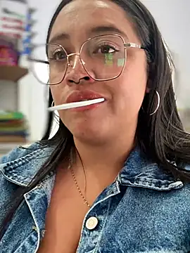 Mia_Risky-1