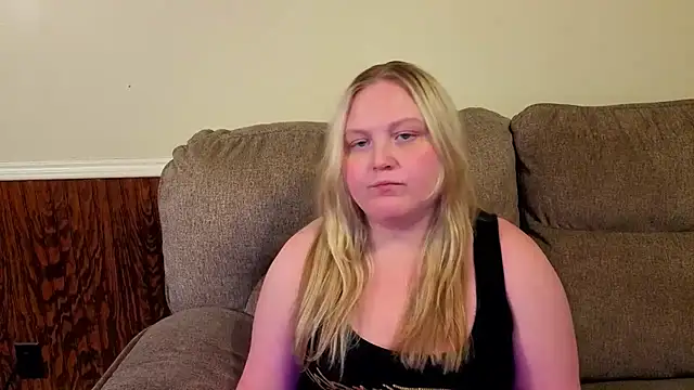 PhatAssBlond webcam