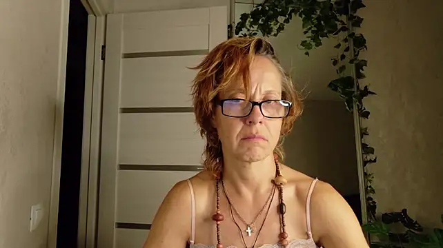LioraWeiss live cam on StripChat