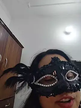 Luv_swara02 live webcam