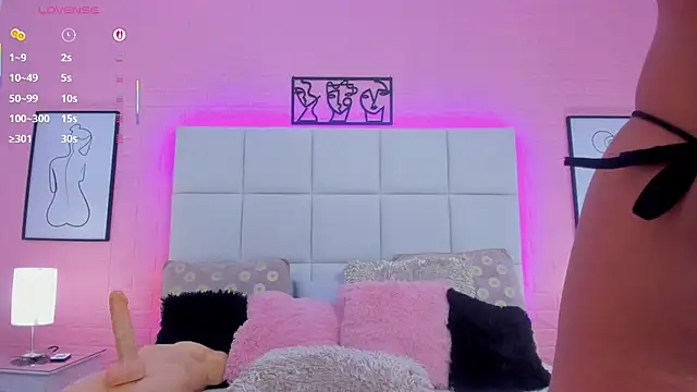 charlotte_kisss webcam