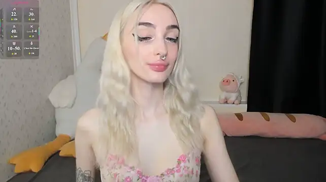 succubantra live cam on StripChat