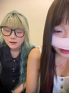 Rocket-Girl live cam on StripChat