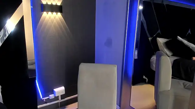 LolaGray__ webcam