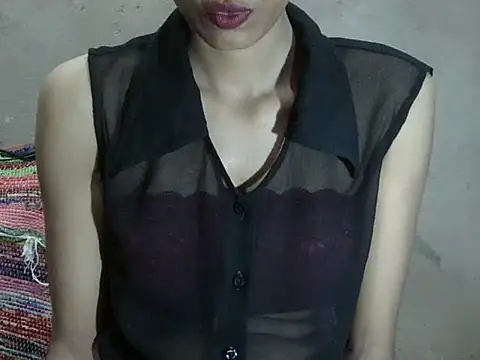 Thirsty_Moni webcam