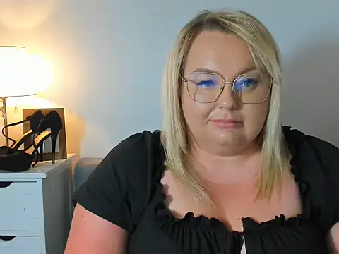 HazelDiamond webcam