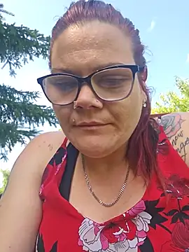 MissThroatGoat69 live cam on StripChat