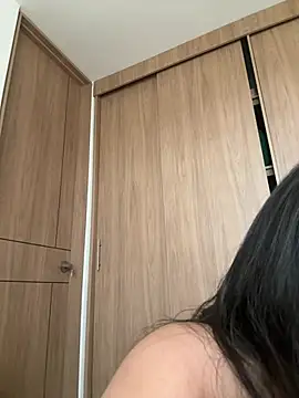 Nicollemays live cam on StripChat
