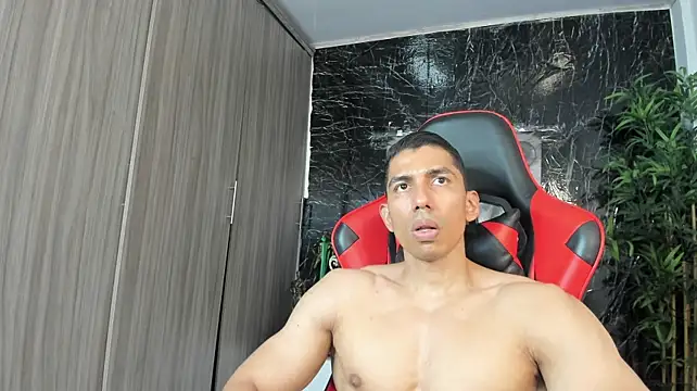 Erik_castle webcam