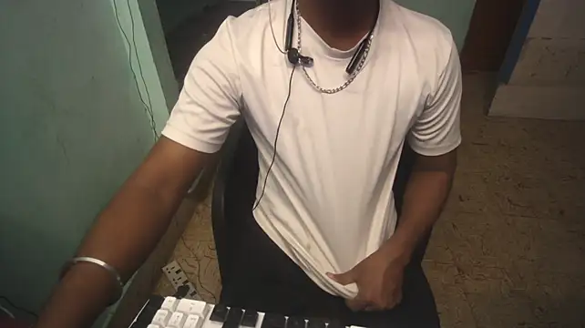 Tamil_KDD live cam on StripChat