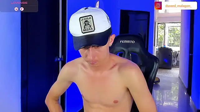 demian_cute18 (M twink) - show cum