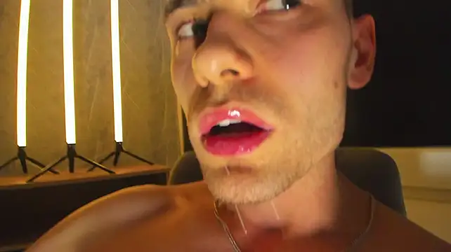 vinsent_frantlyy (M young) - 📍Cum shooting for you ⛲