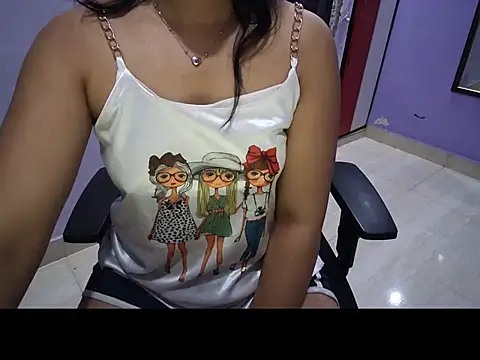 BabyNaina live cam on StripChat