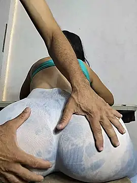UnaCoppiaCalda live sex cam