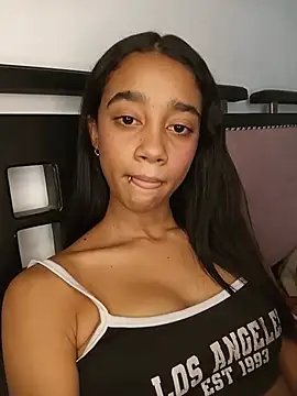 Zoe_Sweett18 live cam on StripChat