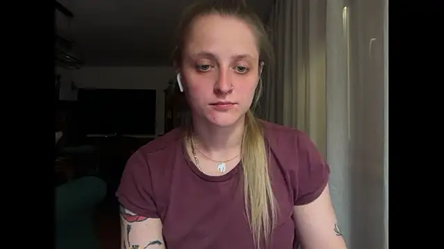 LeaWetGirl webcam
