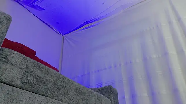 Kitty-Sin live cam on StripChat