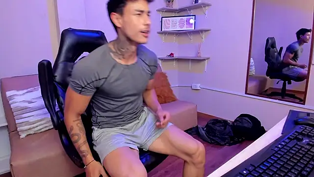 ianwest_ (M young) - 🔥Massage ass with oil & spank it🔥: