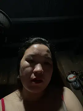 vyanh1 live cam on StripChat