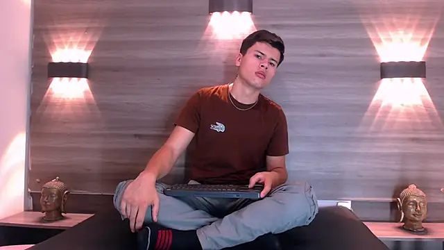 Ethan_Brooks_ live cam on StripChat