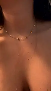 hannabeckett (F young) - I'll take out my tits and suck them💦💦