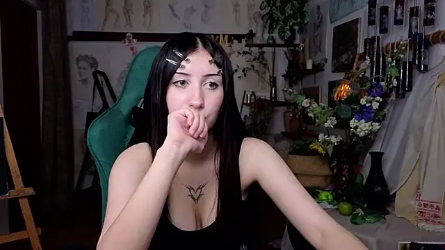 EffieMeowley webcam