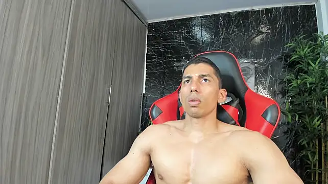 Erik_castle