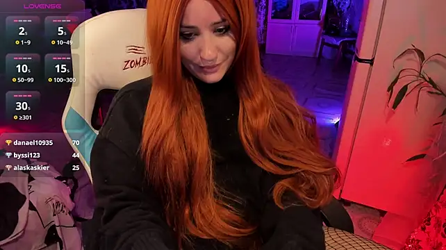 Sserendipityy live cam on StripChat