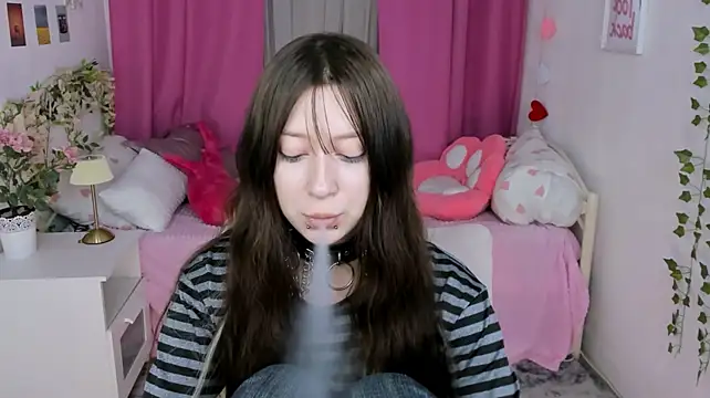 MiyuuNami live cam on StripChat