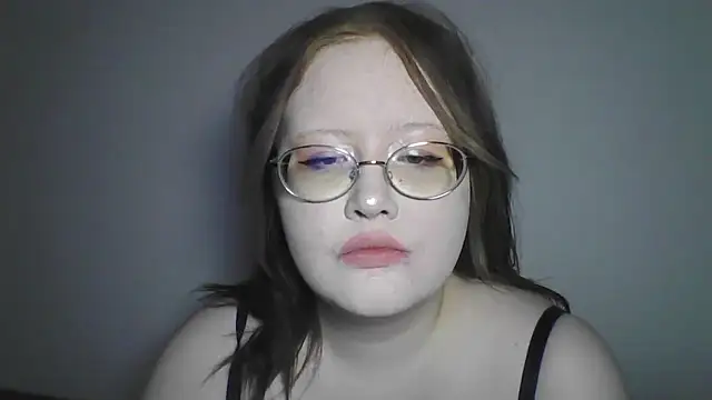 sweetyy_cake live cam on StripChat