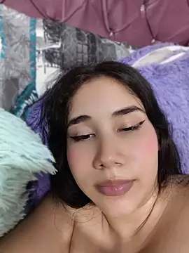 liittle_princess18 live cam on StripChat