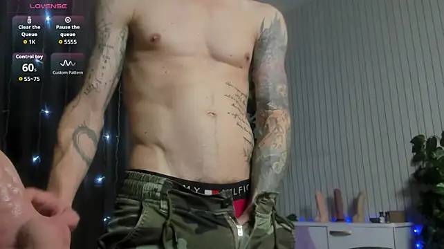 James2Inked live cam on StripChat