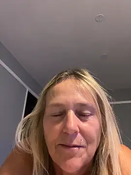 Blondnboujee53