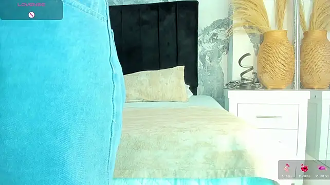 CarolineFyre webcam