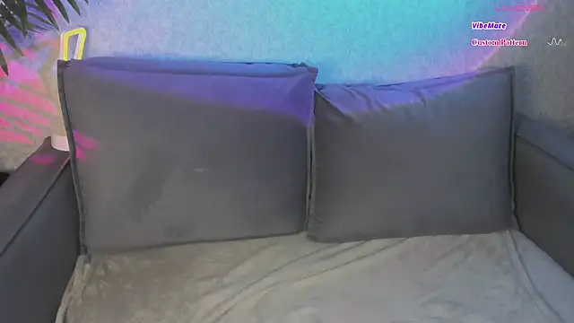 ReinaKousaka webcam
