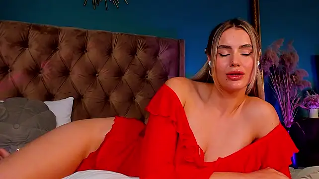 lunakale (Ask my age) - Topless boob tease ❤