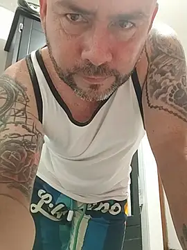 AndresvargasQ123 live cam on StripChat