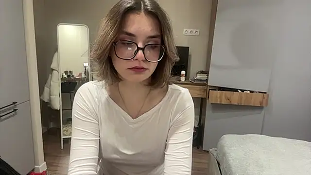AnnaVelvetFire live cam on StripChat