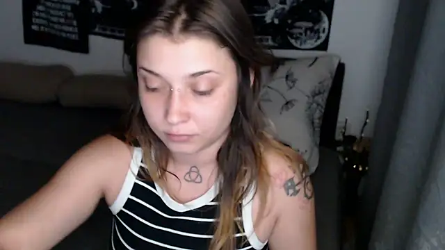 AlienforTwenty webcam